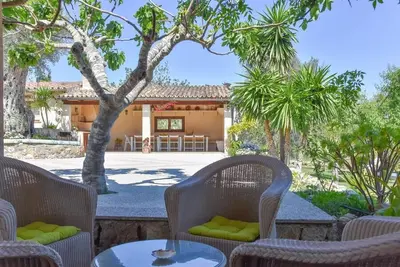 Image de Authentic Mallorcan countryhouse. Two Fridges, Two Dishwashers. Nearby Golf Pollensa. Salt pool water.