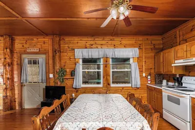 Image de Home Sweet Home Lakefront Cabin