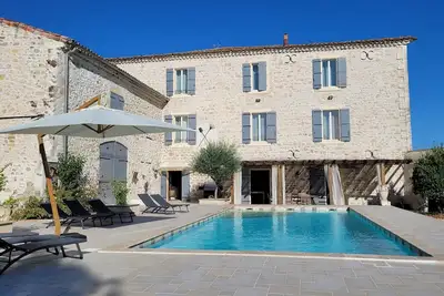 Image de Maison provençale classée résidence 4 * 12 couchages, piscine privée proche Uzès