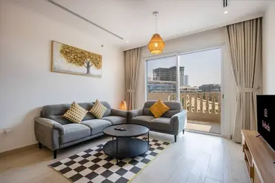 Image de Bright 2br in Jvc | Pool, Gym & Modern Comfort