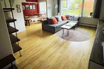 Image de Spacious & Bright North End Condo - Turn Key | Pet Friendly | Business Ready