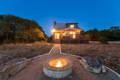 Image de Stylish Hill Country Cabin for Relaxing Texas Vacations
