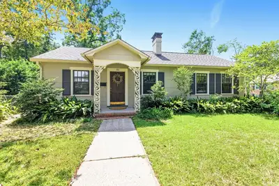 Image de Historic Cottage Meets Modern Comfort Near Fsu