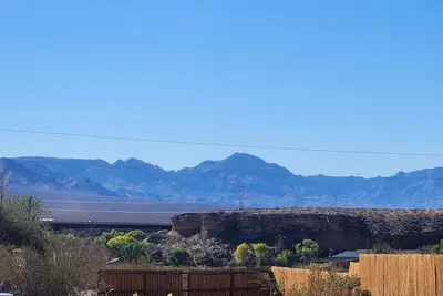 Image de Desert Oasis Retreat   2-bedroom house in charming Littlefield/beaver dam.