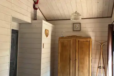 Image de \"Mouty\" : Ravissant Chalet En Bois A L'Oree De La Foret