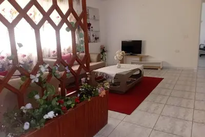 Image de Étage de villa cosy et lumineux à Radès Plage