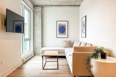 Image de 3-Bedroom 3-Bathroom Rare Jewel in the Plateau