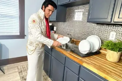 Image de Near Downtown, Tremont, Ohio City, and central!