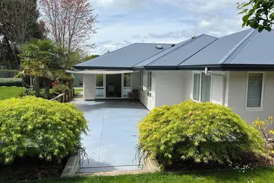 Image de Modern home in Mapua Village, close level walk to Mapua wharf and cafes.