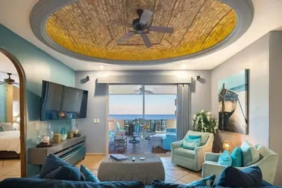 Image de Blue Bungalow 402d: Your Luxury Beachfront Escape