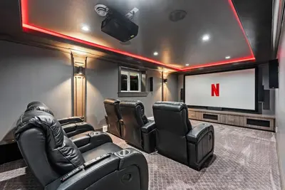 Image de The Elara | Move Theatre | 6 Beds