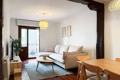 Image de Amplio apartamento en el Casco Viejo | junto al metro