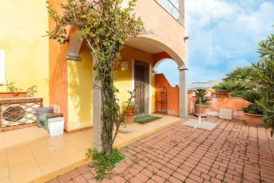 Image de Appartement à Lu Bagnu avec jardin