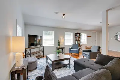 Image de Peaceful Country Apt: Extended Stays Welcome!