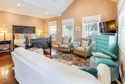 Image de Heart of Historic Chickamauga! Chic Studio w/ Pool