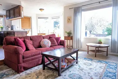 Image de 30%Monthly Discount / 3b/2. 5ba House with Large Backyard in Clackamas