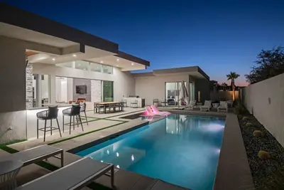 Image de Krypton @ Elemento49 | Pool & Spa | Sleeps 16