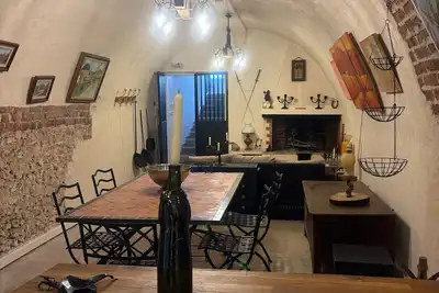 Image de Gîte troglodytique typique et cosy pour escapade paisible