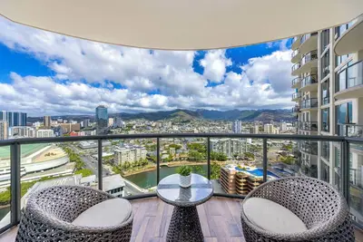 Image de Prestigious and luxurious Allure Waikiki with 3 bedroom and 2. 5 bathrooms!