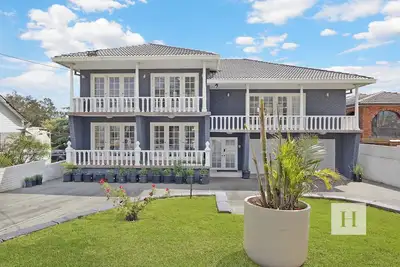 Image de Luxury Waterfront Getaway - Close to restaurants, beaches and plenty more!