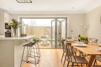 Image de 2 Knights Cottages - sleeps 6 guests  in 3 bedrooms