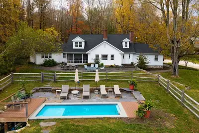 Image de Elegant 7br Estate | Year Round Heated Pool in Berkshires