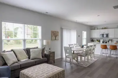 Image de 4br, 2. 5ba Brand New Home - Spacious + Modern + WiFi