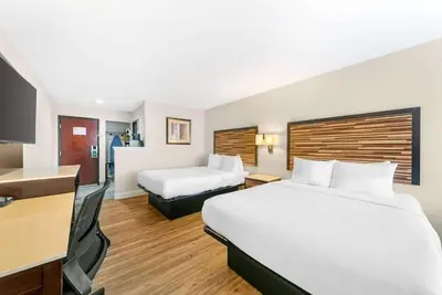Image de Stay Close to Art at This Charming Room Near Crocker Museum