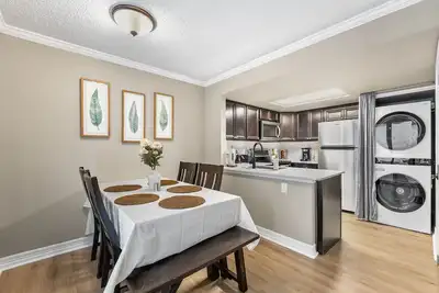 Image de Stylish Aurora Getaway Close to Dia and Downtown