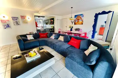 Image de Family & Fun! Centre piéton près du lac et du ski