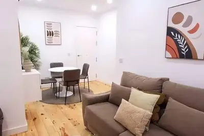 Image de Modern 2 Bedroom apartment central location