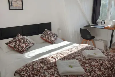 Image de Chambre d’hôtes « Les Bulles B&B » - Chambre double- avec Wi-Fi