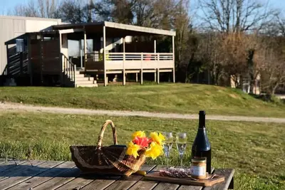 Image de Mobil-home Exclusif - 3 chambres - Jacuzzi & Vue Vallée 6 personnes