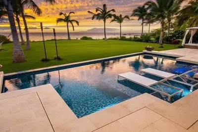 Image de Hawaiian Lifestyle Luxury by Palauea Beach in this Modern Seafront Six Bed Villa