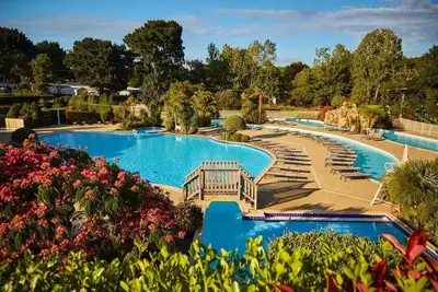 Image de Mobil-home | Premium | 3 Ch. | 6 pers. | Terrasse surélevée