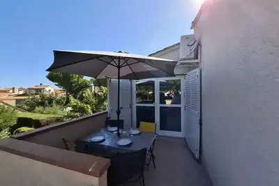 Image de T2 mezzanine climatisé idéalement situé - 4 couchages - 4casel8