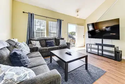 Image de 4 Mi to Fsu: Pet-Friendly Townhome