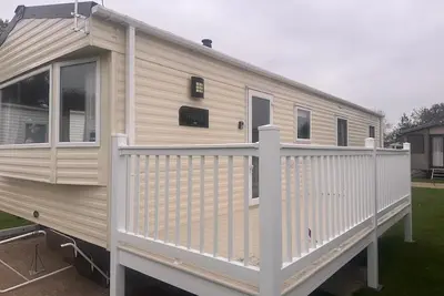 Image de Lovely caravan at Broadland Sands Holiday Park nearby Lowestoft ref 20161bs