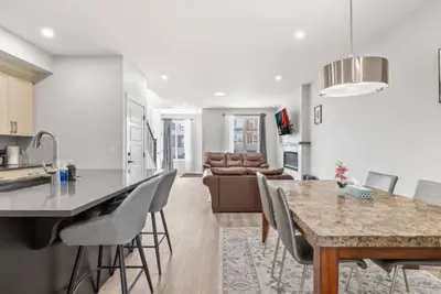 Image de Spacious 4br Home Calgary –Near Airport Banff & Dt