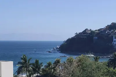 Image de •  Beachfront Luxury Condo | Ocean Views & Whale Watching from Balcony