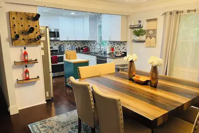 Image de Charming Quiet Cottage Home