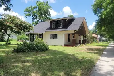 Image de 511 Western Casa, Where Timeless Western Aesthetics meets Modern Comfort