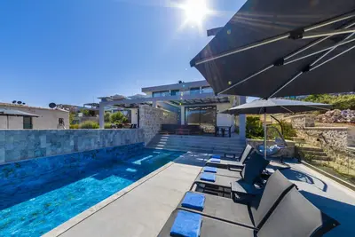 Image de Stylish Villa with Private Pool & Sea Views