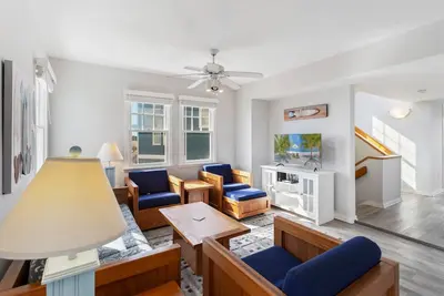 Image de Zebrafish: Cozy Buxton Getaway Steps to Beach