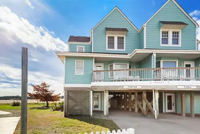 Image de Turtle – Ocean View Townhome Steps from the Beach