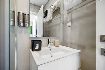 Image de Marvelous 2-bedroom apartment with Ac in Monte Gordo