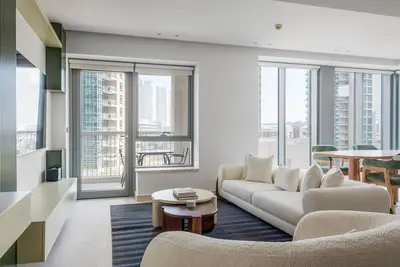 Image de Blueground | Downtown Dubai, pool, nr Burj Khalifa