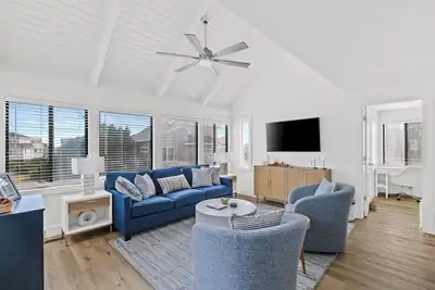 Image de Escape to Sandy Dreams, a beautifully remodeled villa perfectly situated on Bald Head Island.