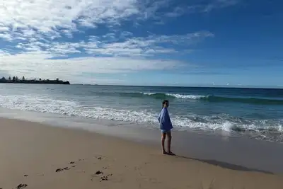 Image de Family comfort across the road from North Beach