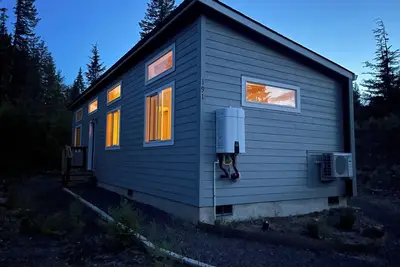 Quiet Orbit - Cozy 2br Near Wind River and Carson